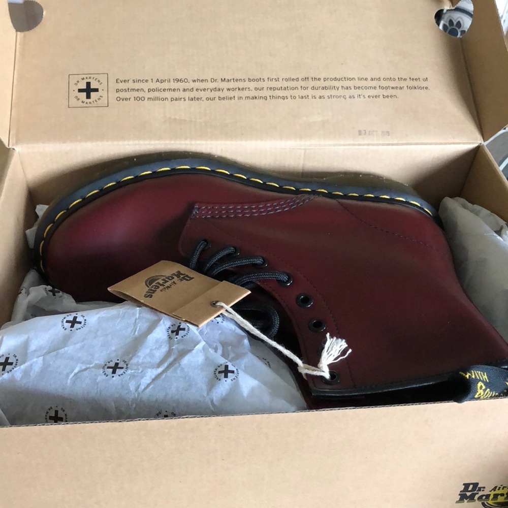 BRAND NEW 1460 CHERRY RED ROUGE DOC MARTENS